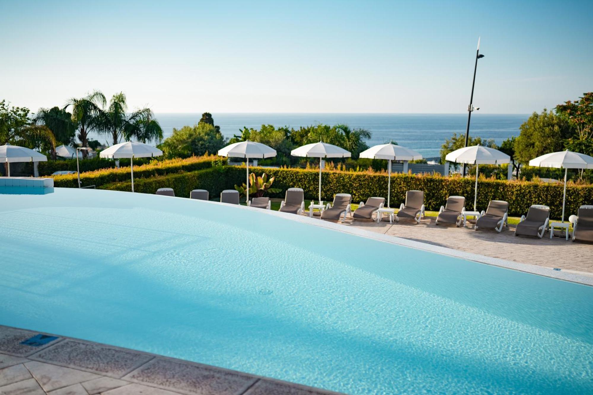 Sentido Michelizia Tropea Resort Exteriör bild
