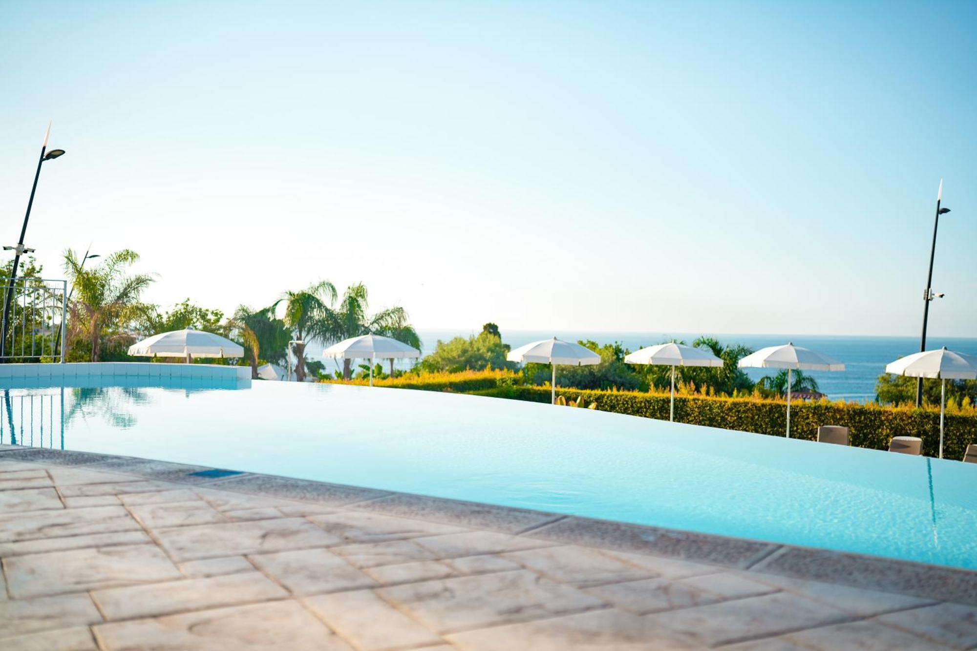 Sentido Michelizia Tropea Resort Exteriör bild